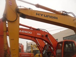 USED HYUNDAI 200-5 CRAWLER EXCAVATOR